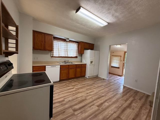 2336 N Ramsey Avenue, Springfield, MO 65803