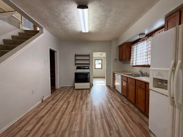 2336 N Ramsey Avenue, Springfield, MO 65803