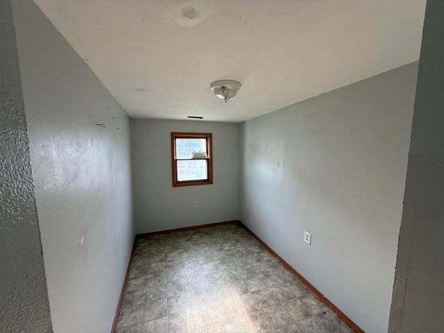 2336 N Ramsey Avenue, Springfield, MO 65803