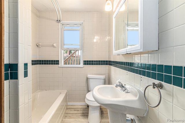 17325 Doris, Fraser, MI 48026