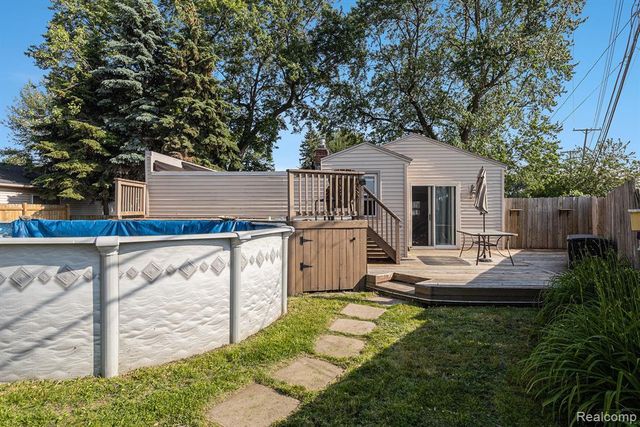 17325 Doris, Fraser, MI 48026