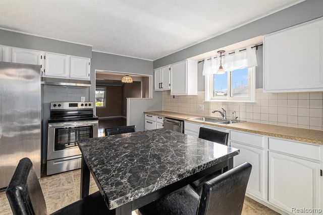 17325 Doris, Fraser, MI 48026