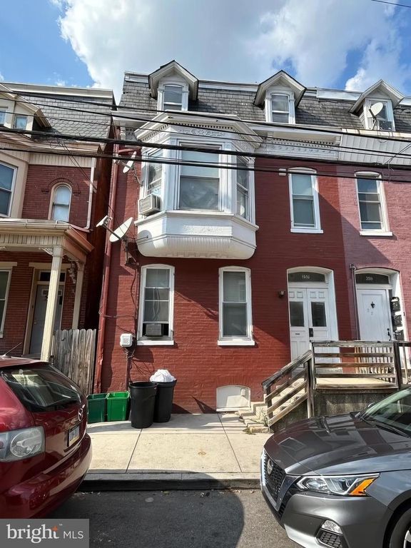 257 E COLLEGE AVE, York, PA 17403