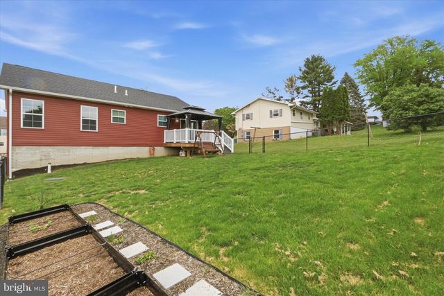 338 GRANDVIEW AVENUE AVE W, Waynesboro, PA 17268