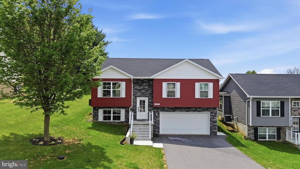 338 GRANDVIEW AVENUE AVE W, Waynesboro, PA 17268