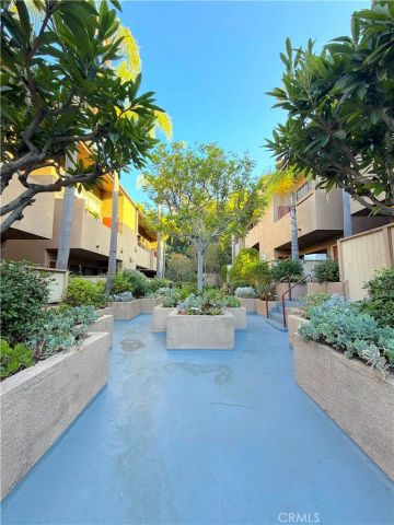 6665 Franklin Avenue 6, Los Angeles, CA 90028