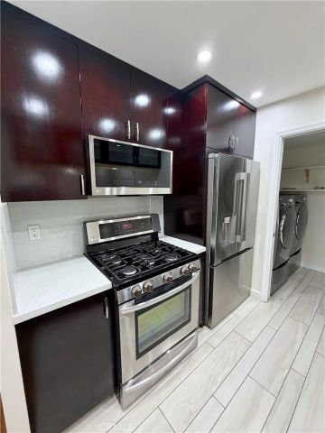 6665 Franklin Avenue 6, Los Angeles, CA 90028