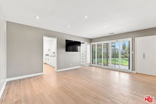 6524 S Holt Avenue, Los Angeles, CA 90056