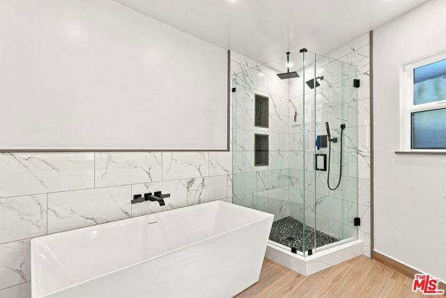 6524 S Holt Avenue, Los Angeles, CA 90056