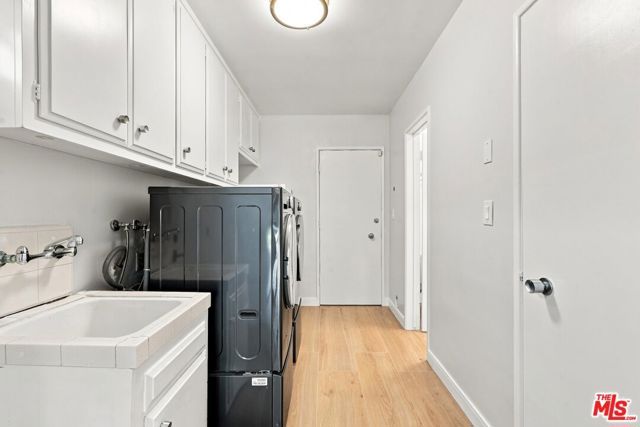 6524 S Holt Avenue, Los Angeles, CA 90056