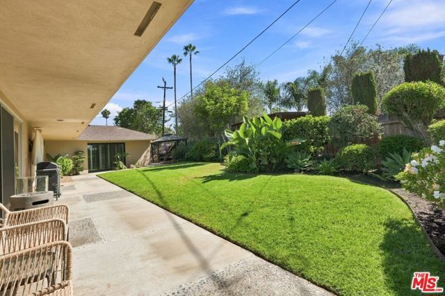 6524 S Holt Avenue, Los Angeles, CA 90056