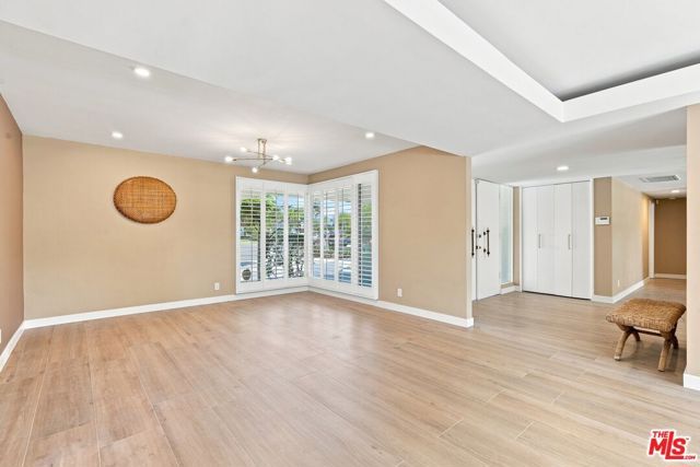 6524 S Holt Avenue, Los Angeles, CA 90056