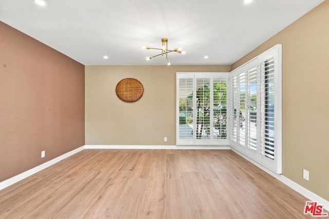 6524 S Holt Avenue, Los Angeles, CA 90056