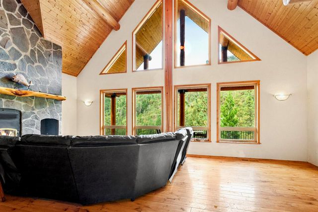 3170 Humbug Creek Road, Applegate, OR 97530