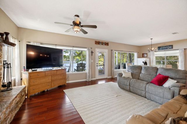 565 Sherwood Forest Drive N, Ivanhoe, TX 75979