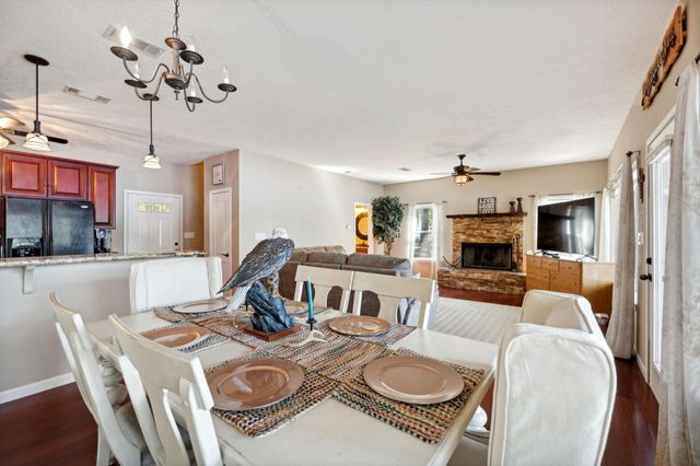 565 Sherwood Forest Drive N, Ivanhoe, TX 75979