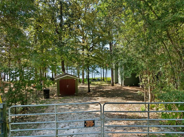 565 Sherwood Forest Drive N, Ivanhoe, TX 75979