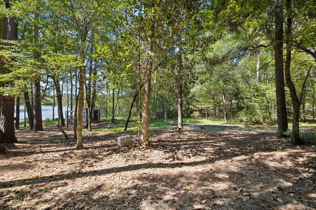 565 Sherwood Forest Drive N, Ivanhoe, TX 75979