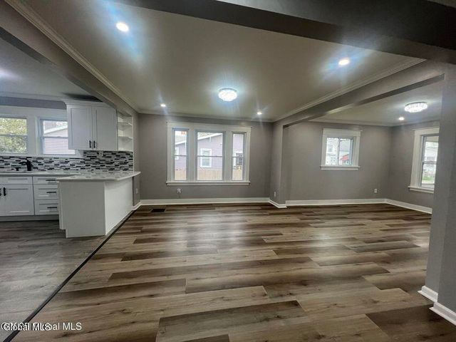 1732 Avenue H, Schenectady, NY 12304