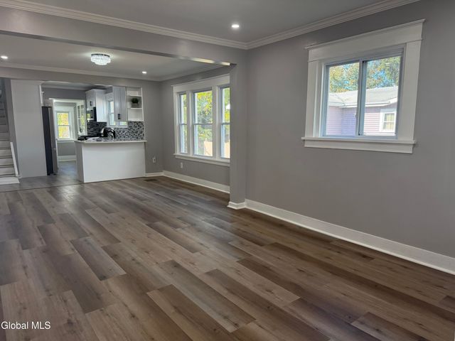 1732 Avenue H, Schenectady, NY 12304