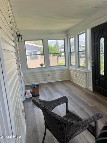 1732 Avenue H, Schenectady, NY 12304