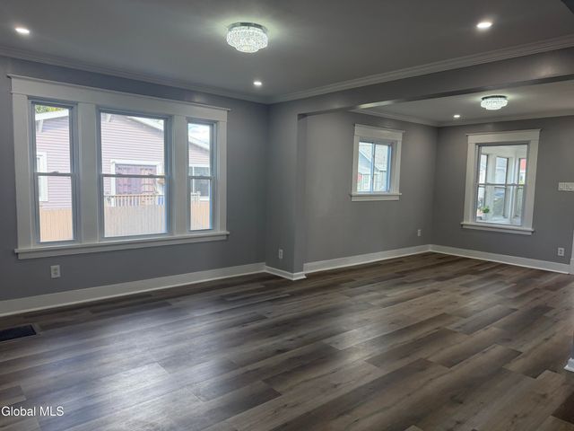 1732 Avenue H, Schenectady, NY 12304