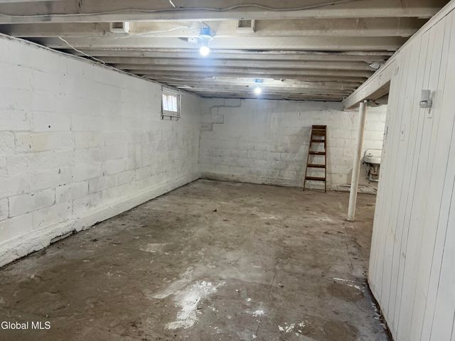 1732 Avenue H, Schenectady, NY 12304