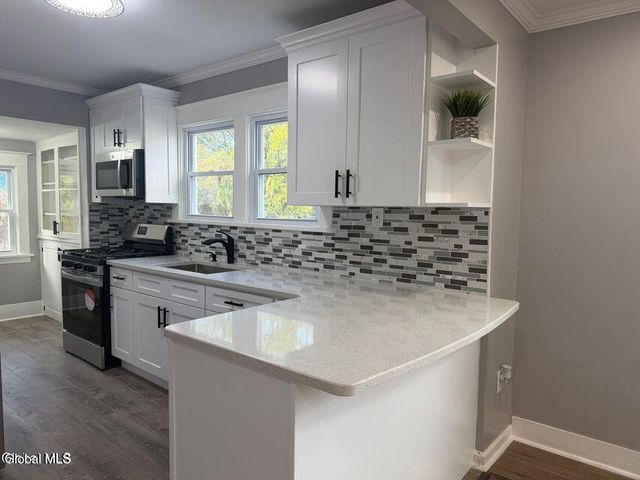 1732 Avenue H, Schenectady, NY 12304