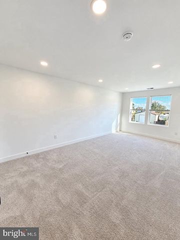 6 APRICOT LN, Levittown, PA 19055