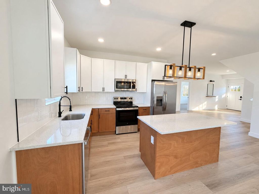 6 APRICOT LN, LEVITTOWN, PA 19055 — photo 4