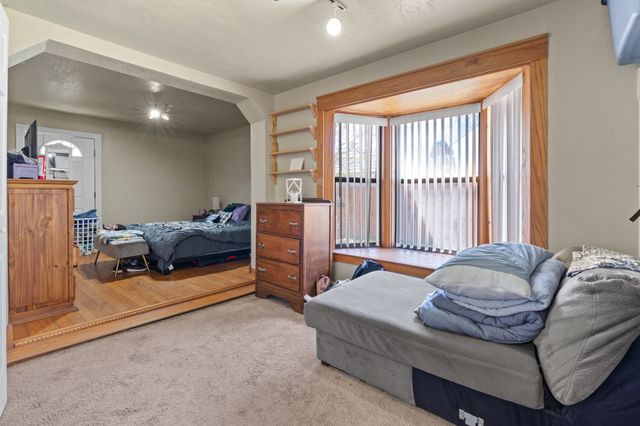 805 S 3rd Street, Grandview, TX 76050