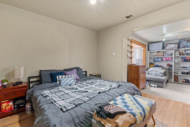 805 S 3rd Street, Grandview, TX 76050