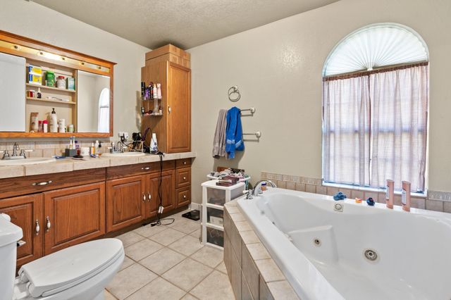 805 S 3rd Street, Grandview, TX 76050