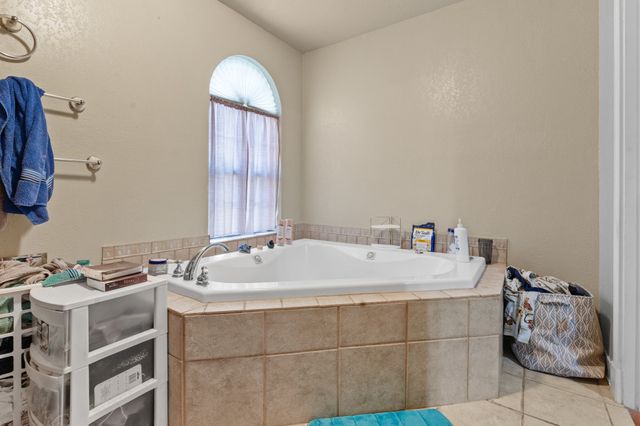 805 S 3rd Street, Grandview, TX 76050