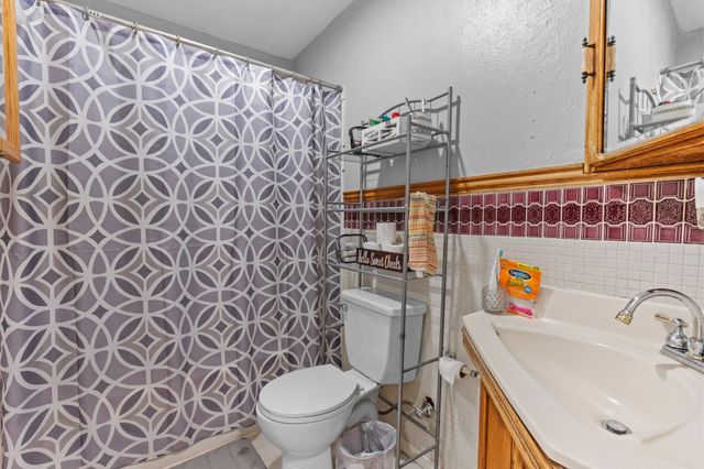 805 S 3rd Street, Grandview, TX 76050