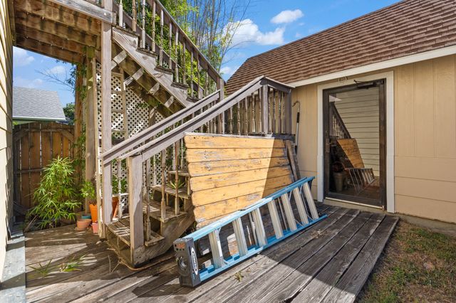 805 S 3rd Street, Grandview, TX 76050