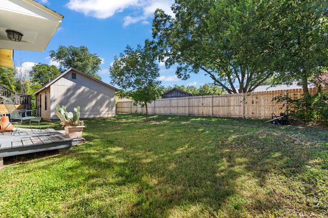 805 S 3rd Street, Grandview, TX 76050