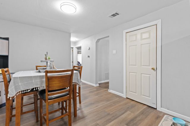 805 S 3rd Street, Grandview, TX 76050
