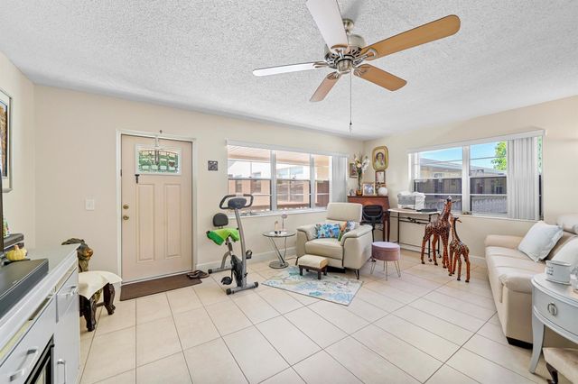 213 Cambridge I, West Palm Beach, FL 33417