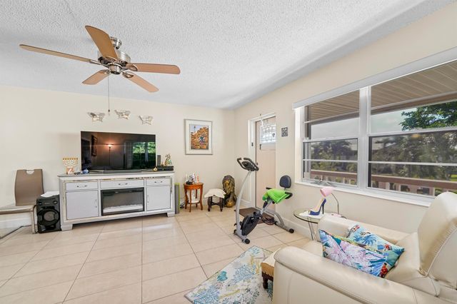 213 Cambridge I, West Palm Beach, FL 33417