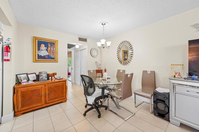 213 Cambridge I, West Palm Beach, FL 33417