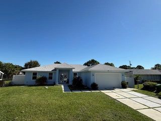 1957 SE Fallon Drive, Port St Lucie, FL 34983