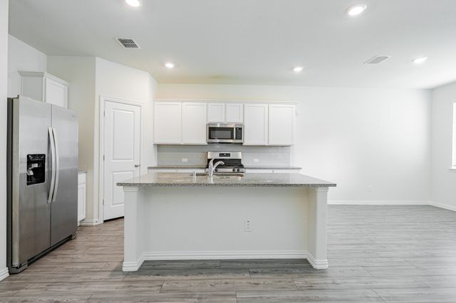 624 Beltrand Lane, Fate, TX 75087