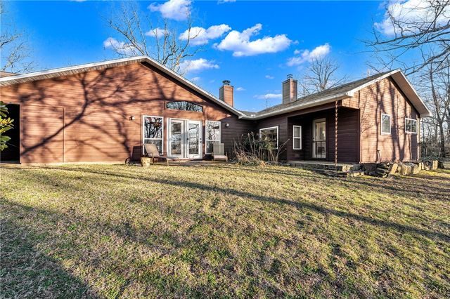 11487 Tony Mountain Road, Fayetteville, AR 72701