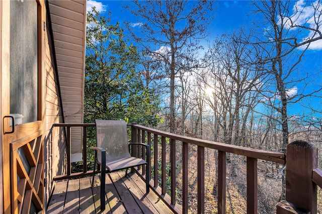 11487 Tony Mountain Road, Fayetteville, AR 72701