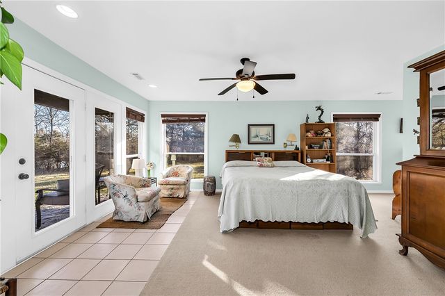 11487 Tony Mountain Road, Fayetteville, AR 72701