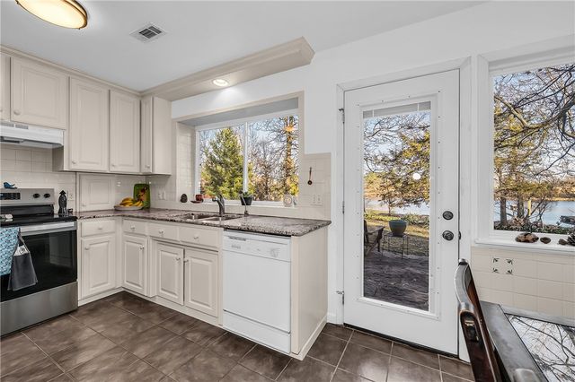 11487 Tony Mountain Road, Fayetteville, AR 72701