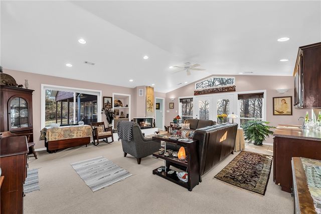 11487 Tony Mountain Road, Fayetteville, AR 72701