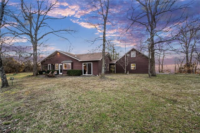 11487 Tony Mountain Road, Fayetteville, AR 72701