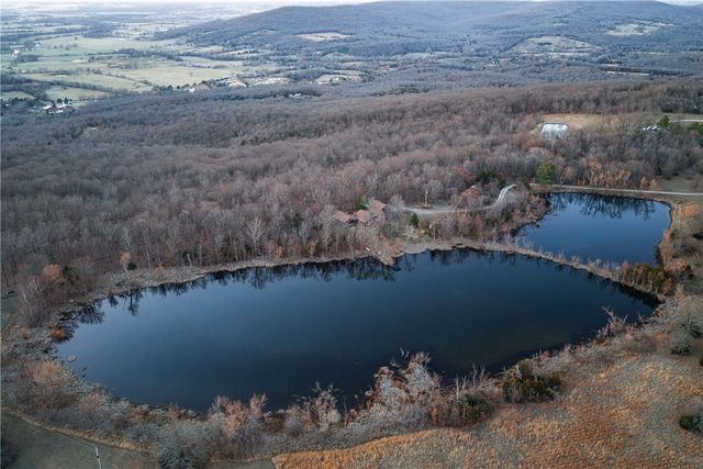 11487 Tony Mountain Road, Fayetteville, AR 72701